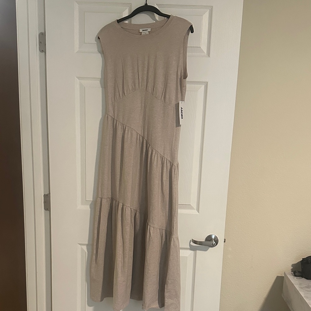 Dkny Elegant Tan Sleeveless Dress